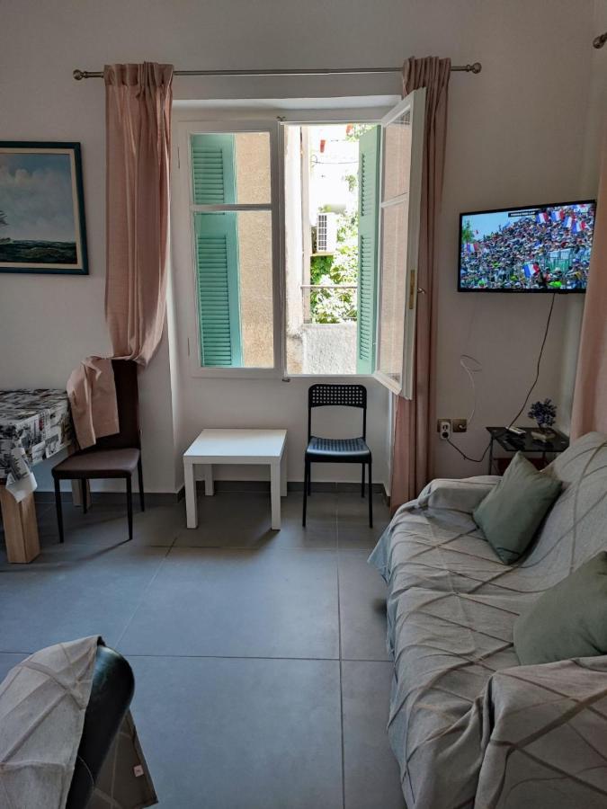 Ευχάριστο Σπίτι Στο Κέντρο Της Πόλης Του Ναυπλίου. Apartment Nafplio Exterior photo